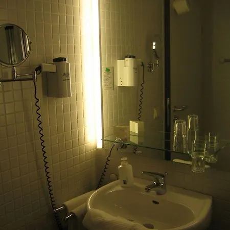 Hotel Commundo Tagungshotel 3*